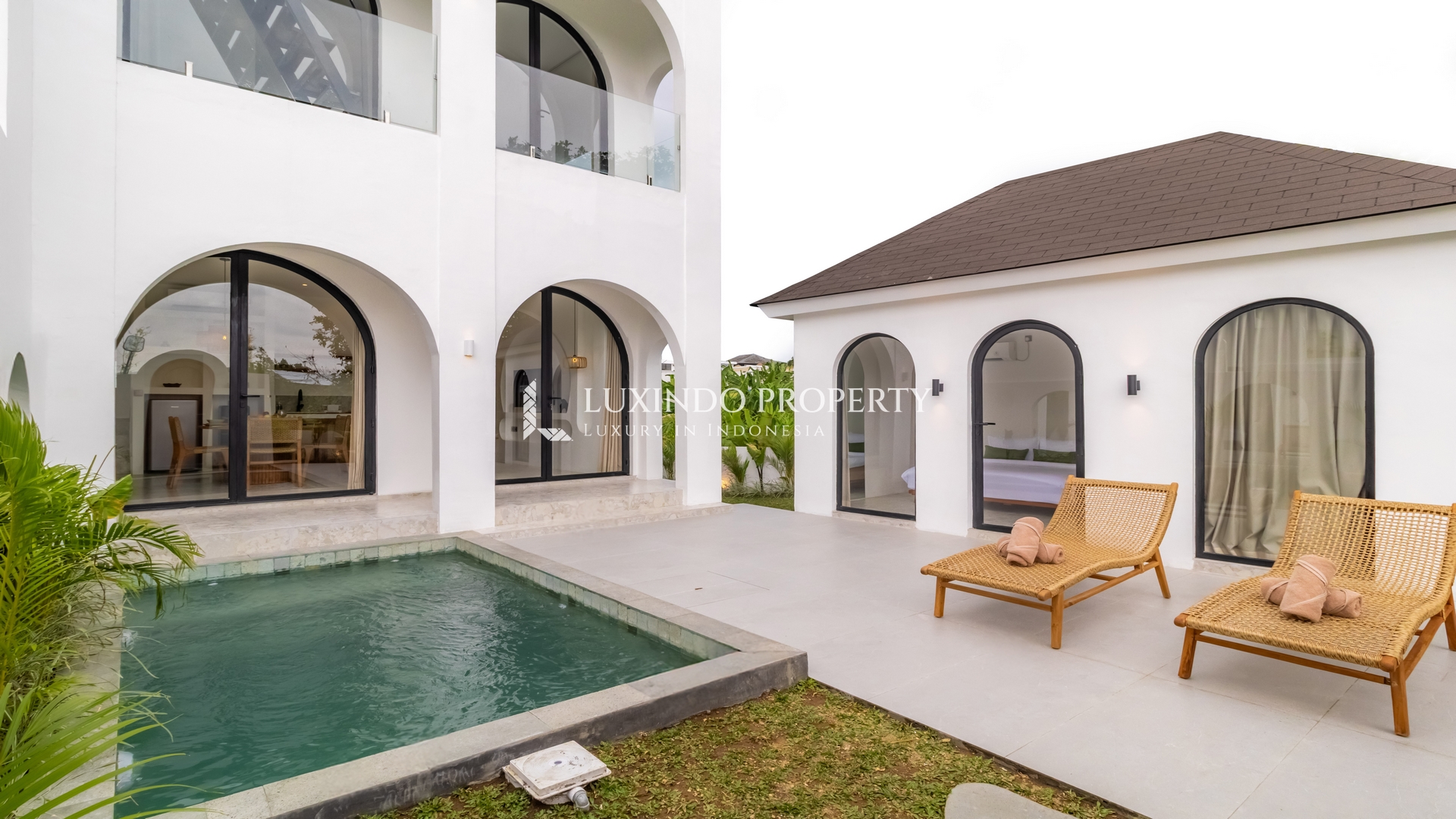 TUMBAK BAYUH – UNIQUE 2BR GUESTHOUSE-STYLE VILLA WITH ROOFTOP FOR LEASE (LHV1004)